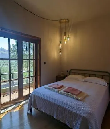 Villa Khaki