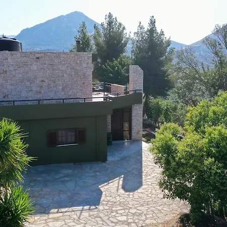 Villa Khaki